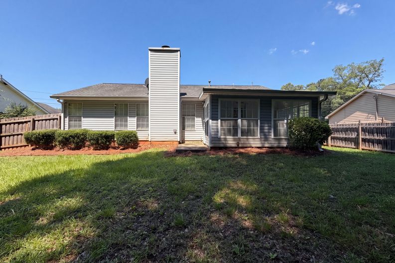 Photo 5 of 19 of 3167 River Oak Rd, Decatur, GA