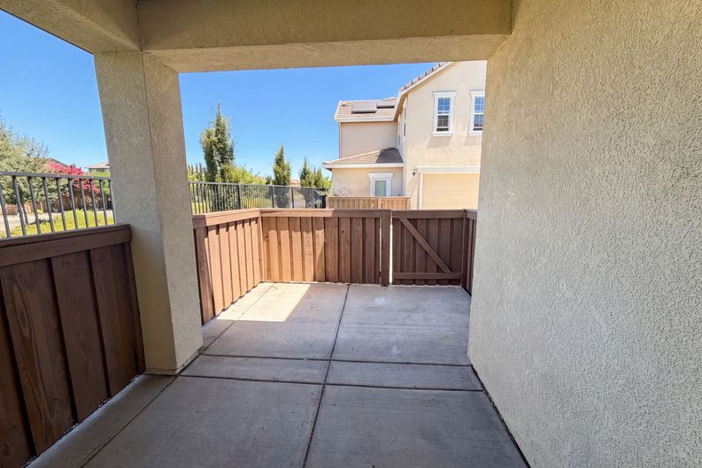 Photo 24 of 30 of 10801 Portico Cir, Rancho Cordova, CA