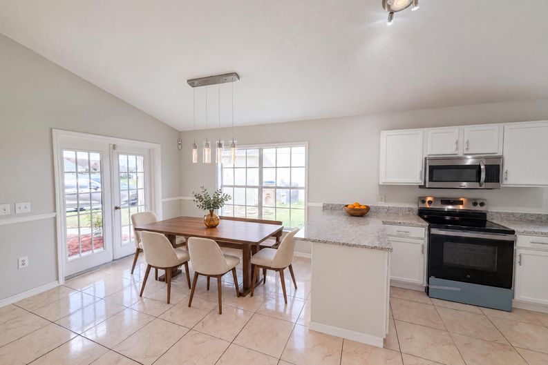 Photo 15 of 38 of 225 Southbridge Cir, Kissimmee, FL