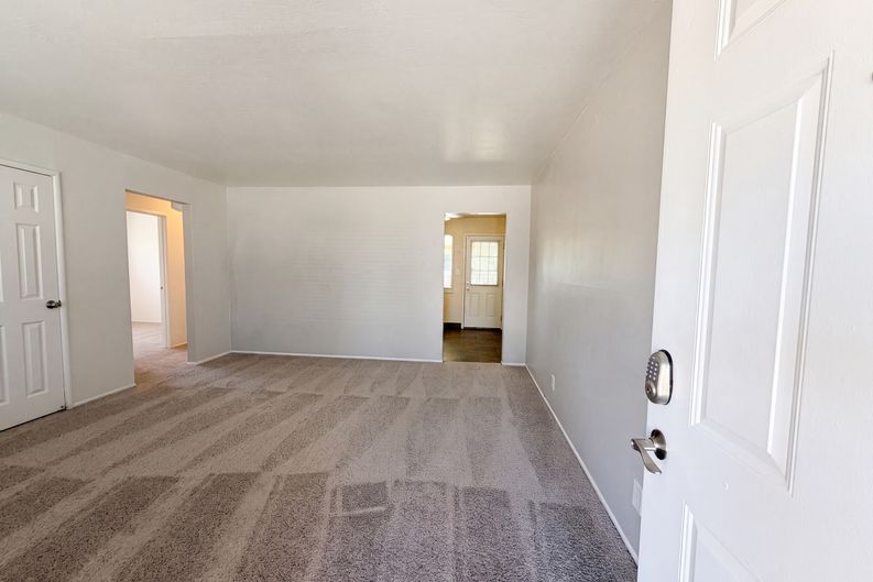 Photo 3 of 23 of 918 Harrison Ave, Lincoln, CA