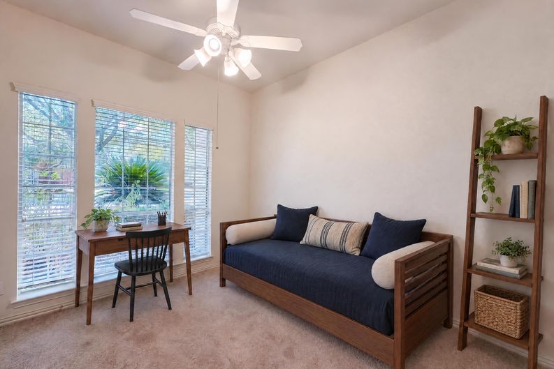 Photo 12 of 24 of 5307 Chatham Hill Ln, Houston, TX