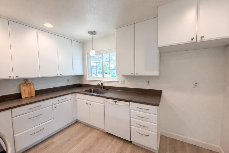 Photo 9 of 18 of 6840 Oaklawn Way, Fair Oaks, CA