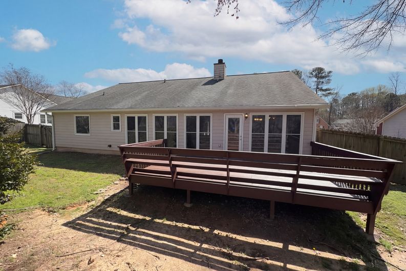 Photo 5 of 19 of 2840 Meridian Dr, Dacula, GA