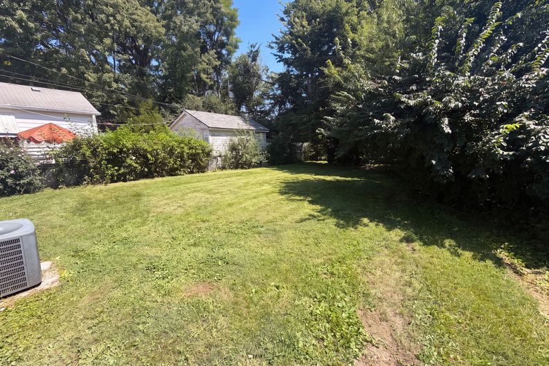 Photo 17 of 21 of 4915 Ralston Ave, Indianapolis, IN