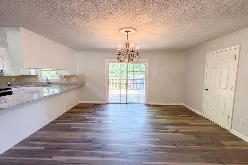 Photo 8 of 18 of 4305 Dawnwood Dr, Gastonia, NC