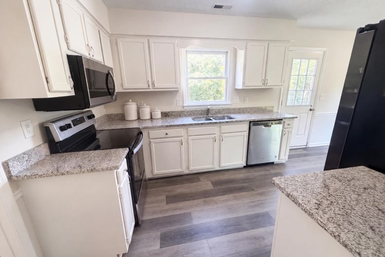 Photo 6 of 16 of 3903 Bears Creek Rd, Greensboro, NC