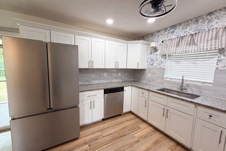 Photo 10 of 19 of 2242 E Dana Dr, Deltona, FL