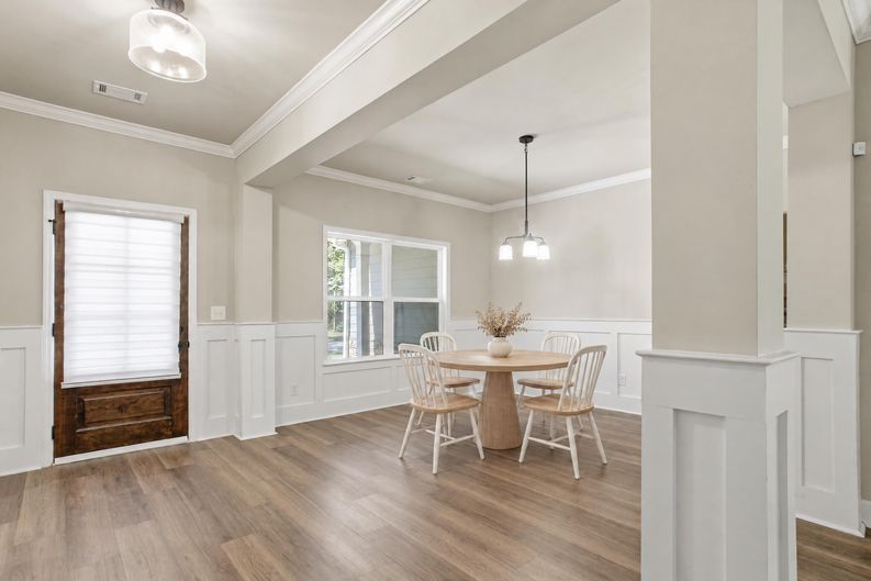 Photo 6 of 41 of 45 Hawthorn Ln, Covington, GA