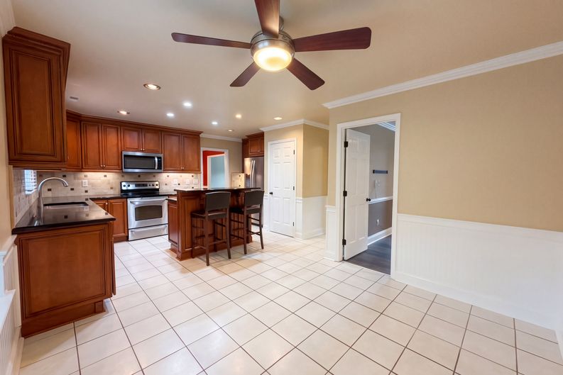 Photo 6 of 30 of 201 Wainsley Pl, Matthews, NC
