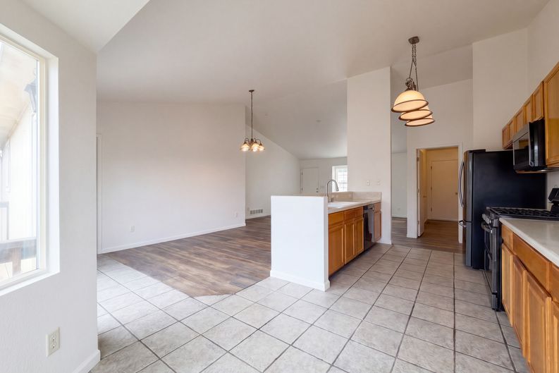Photo 10 of 28 of 4098 La Junta Dr, Loveland, CO