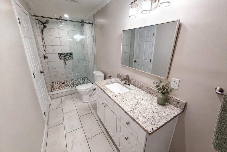 Photo 10 of 44 of 4000 Amberley Ln, Marietta, GA