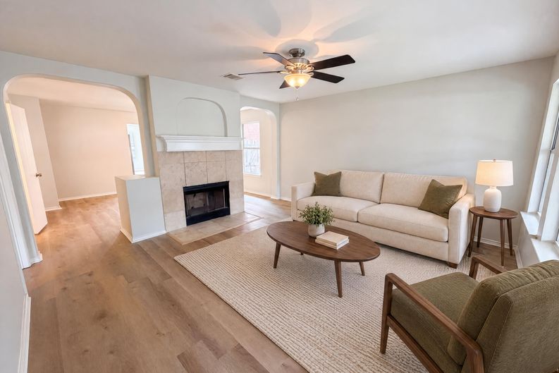 Photo 8 of 30 of 2026 Cardinal Ln, Lewisville, TX