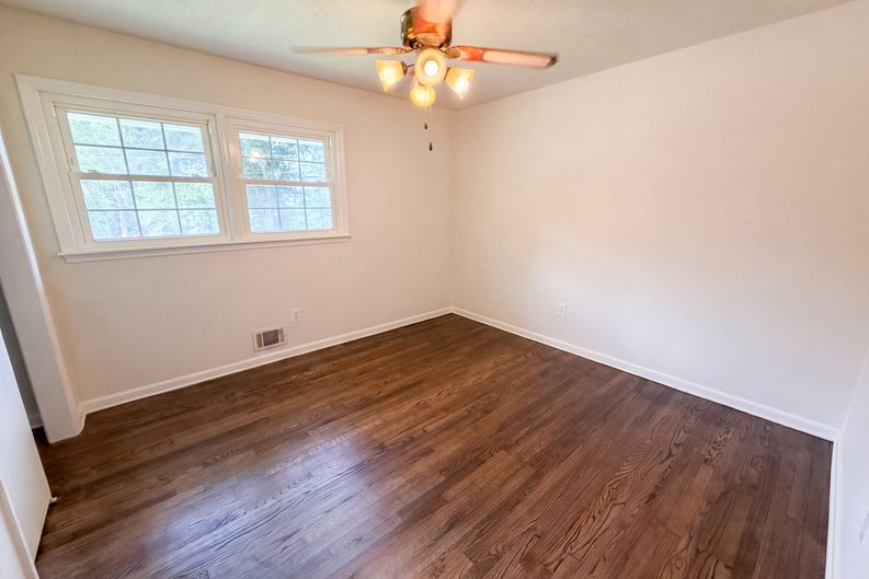 Photo 4 of 21 of 1276 Robin Rd NE, Conyers, GA