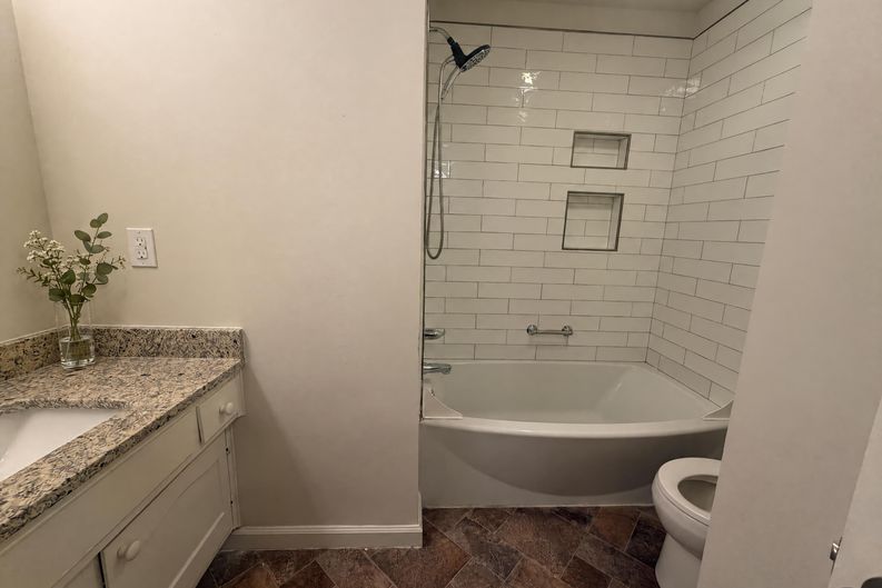 Photo 10 of 19 of 2605 Lamroc Rd, Greensboro, NC