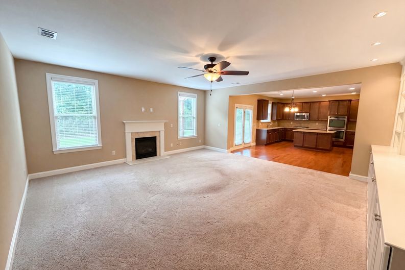 Photo 3 of 29 of 6565 Bentley Ridge Dr, Cumming, GA