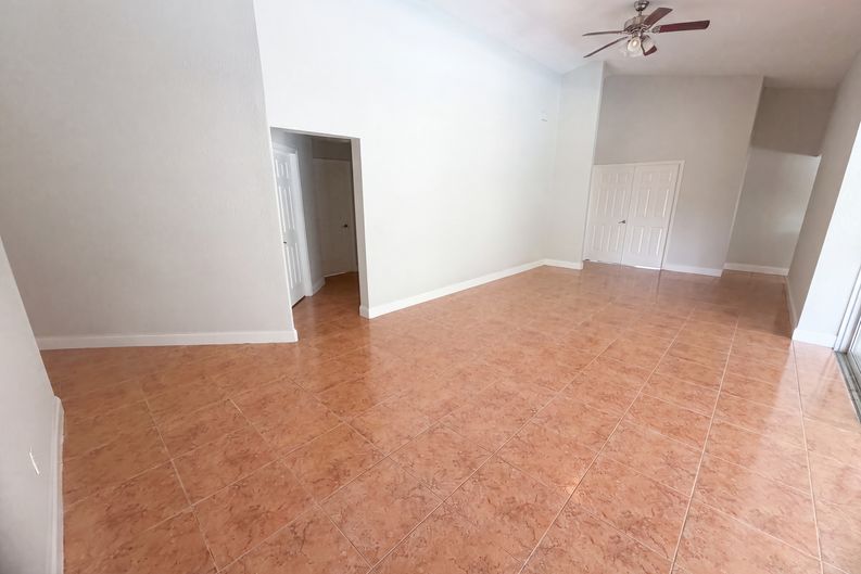 Photo 6 of 29 of 711 SE Celtic Ave, Port Saint Lucie, FL