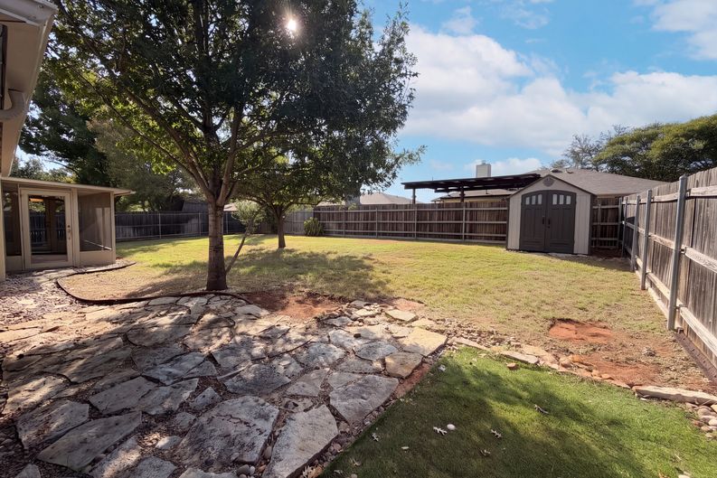 Photo 17 of 18 of 502 Anice Ln, Euless, TX
