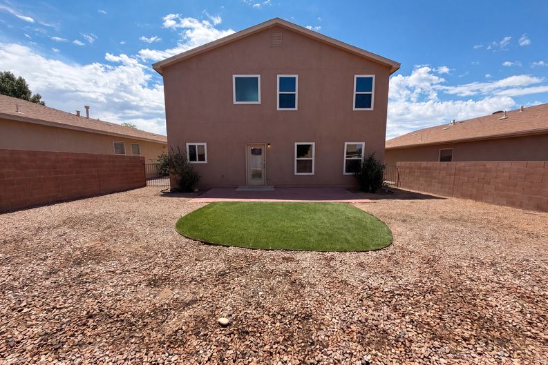 Photo 5 of 26 of 1309 Spruce Meadows Dr NE, Rio Rancho, NM
