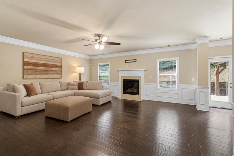 Photo 10 of 41 of 114 Madison St, Canton, GA