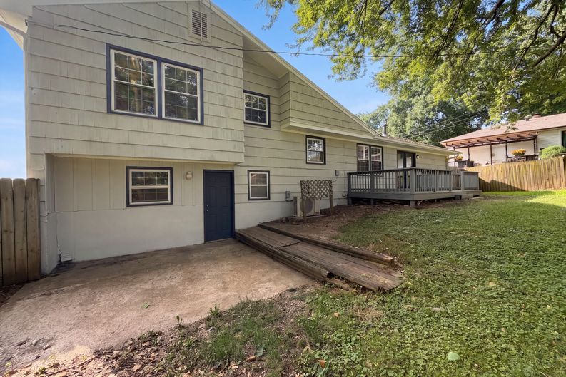 Photo 15 of 20 of 12904 E 54th St, Kansas City, MO