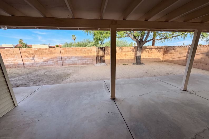 Photo 18 of 19 of 917 N Miller Dr, Tucson, AZ