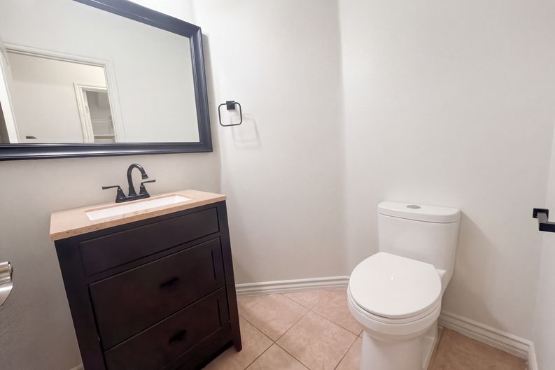 Photo 16 of 23 of 2843 Dunnottar Ave, Henderson, NV