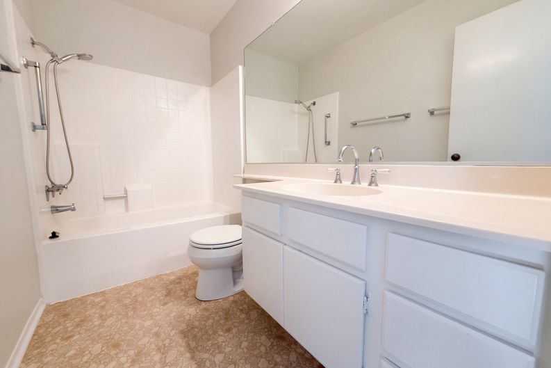 Photo 16 of 23 of 2591 Bedford Ave, Hemet, CA