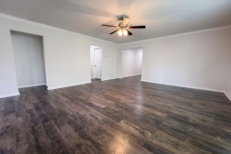 Photo 7 of 17 of 211 Emerald Isle Dr, Moncks Corner, SC