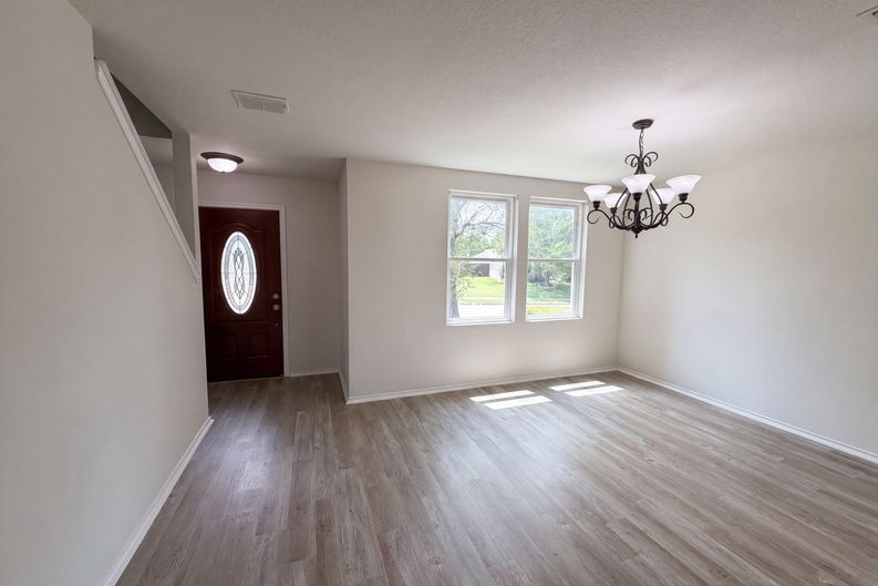 Photo 7 of 23 of 2904 Lake Vista Dr, Wylie, TX