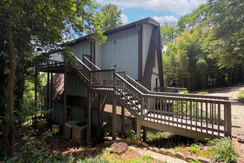 Photo 21 of 27 of 2801 Shades Crest Rd, Vestavia Hills, AL
