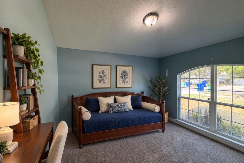 Photo 17 of 26 of 1229 Longville Cir, Tavares, FL