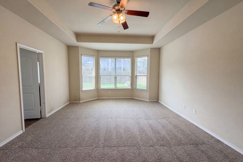 Photo 4 of 24 of 824 Tuscan Rd, Harker Heights, TX
