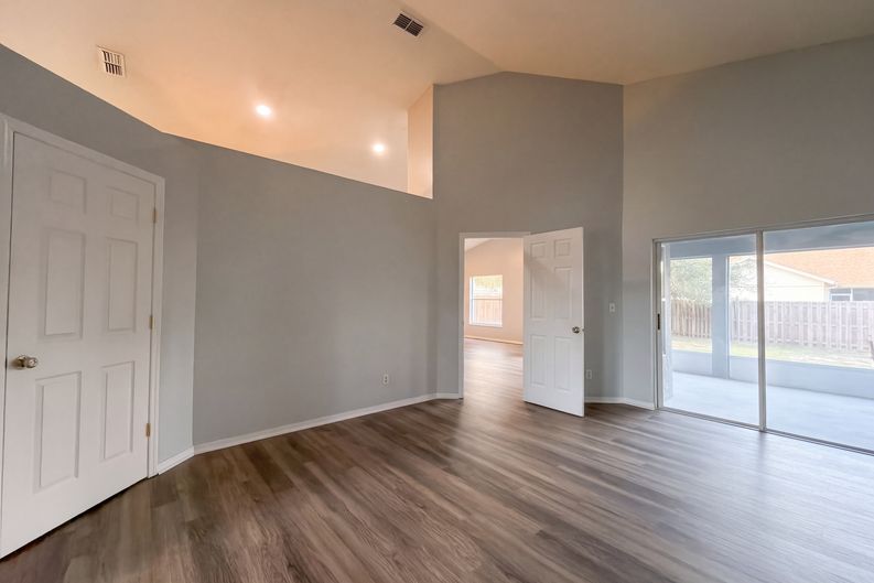 Photo 14 of 41 of 9703 Glenpointe Dr, Riverview, FL