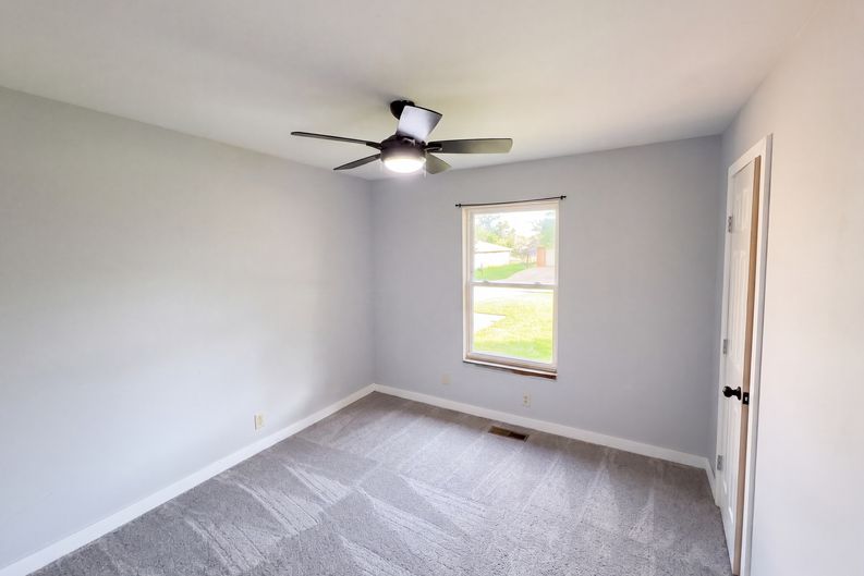 Photo 4 of 21 of 1123 E Willham Dr, Stillwater, OK