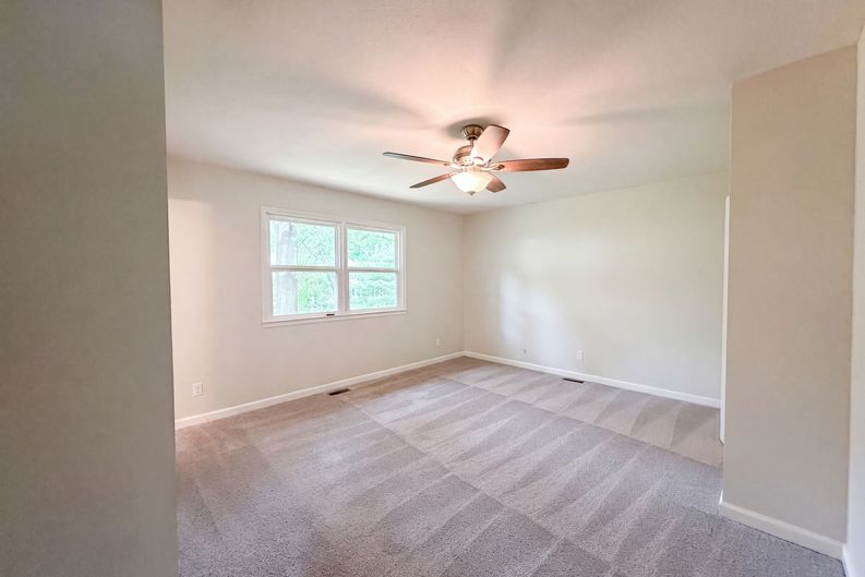Photo 7 of 21 of 2909 Sagebrush Dr, Lawrence, KS