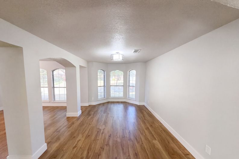 Photo 7 of 27 of 2711 Vistaview Dr, Corinth, TX