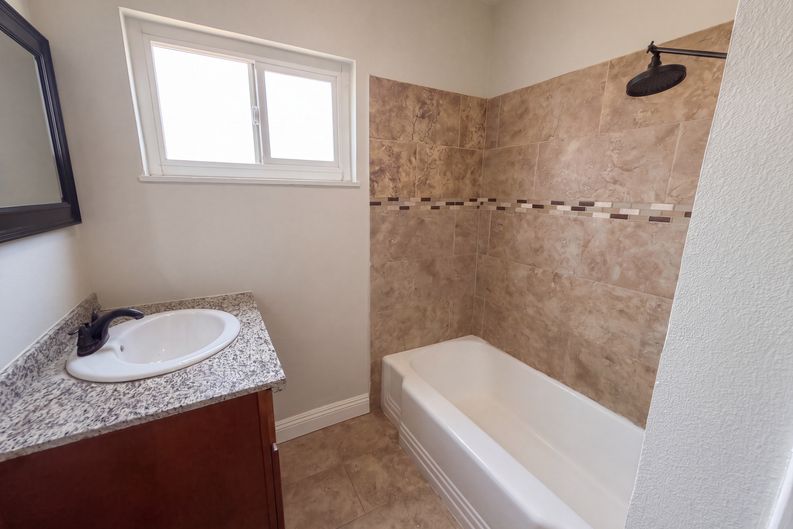Photo 12 of 18 of 16515 Rosemary Dr, Fontana, CA