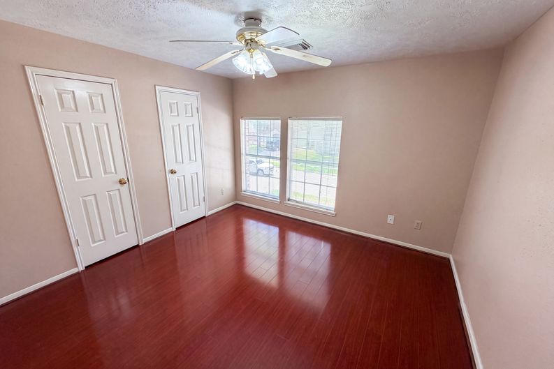 Photo 17 of 28 of 4215 River Ranch Dr, Pasadena, TX