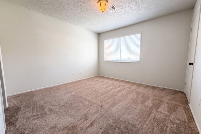 Photo 7 of 17 of 5240 Janfred Ct, Las Vegas, NV