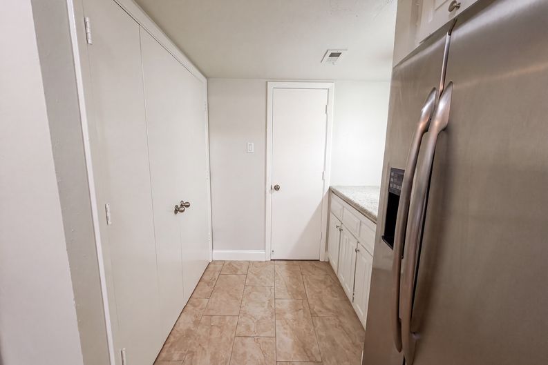 Photo 14 of 17 of 6302 Elder Grove Dr, Dallas, TX