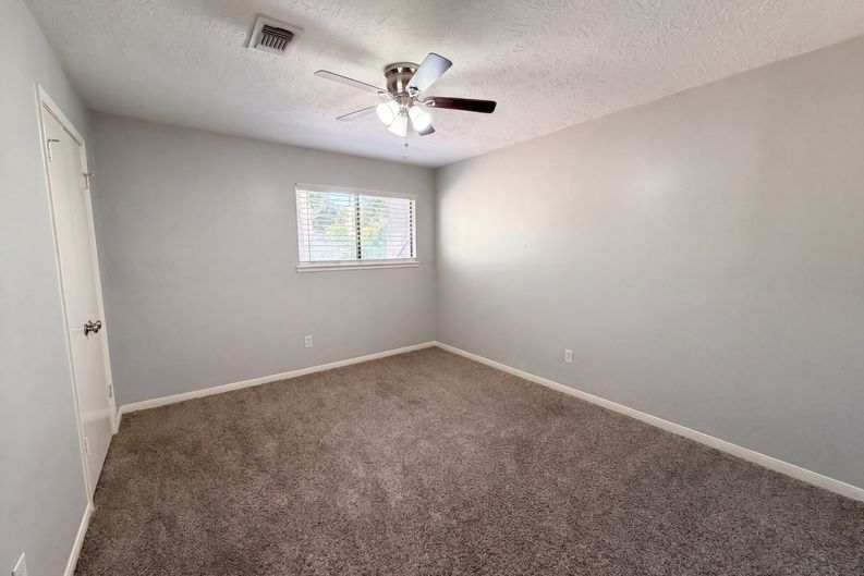 Photo 13 of 25 of 17810 Asphodel Ln, Spring, TX