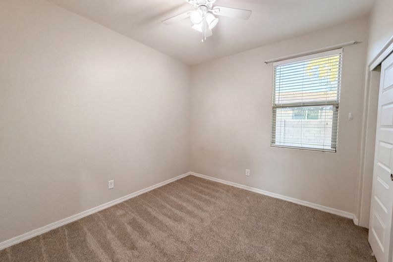 Photo 17 of 23 of 112 E Bernie Ln, Gilbert, AZ