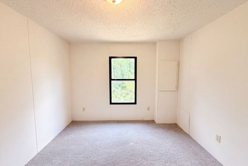 Photo 10 of 17 of 2648 Pine Ridge Dr, Nashville, TN