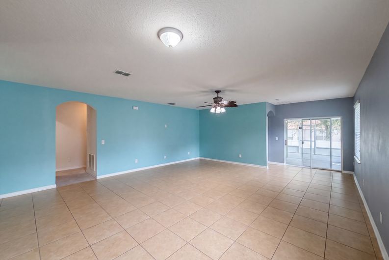 Photo 11 of 24 of 12902 Scout Ct, Grand Island, FL