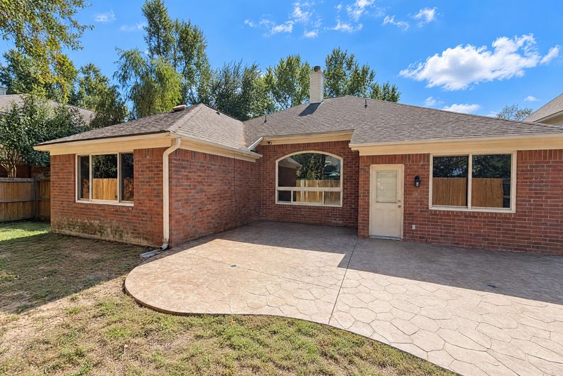 Photo 5 of 26 of 6023 Timber Oaks Rdg, Humble, TX