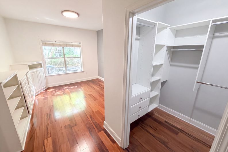 Photo 7 of 34 of 2700 Pine Tree Rd NE, Atlanta, GA