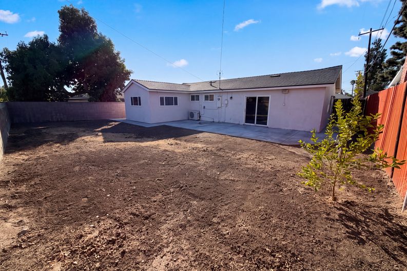 Photo 5 of 33 of 17138 Gumbiner Dr, La Puente, CA