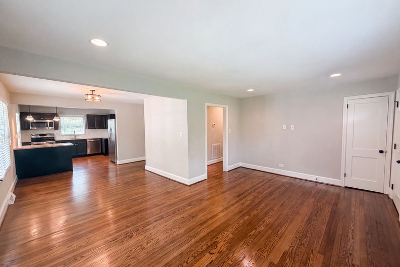 Photo 8 of 17 of 1712 N Roxboro St, Durham, NC