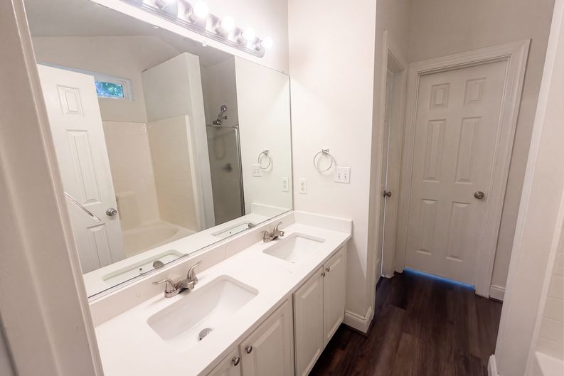 Photo 19 of 22 of 6205 Lea Ray Dr, Greensboro, NC