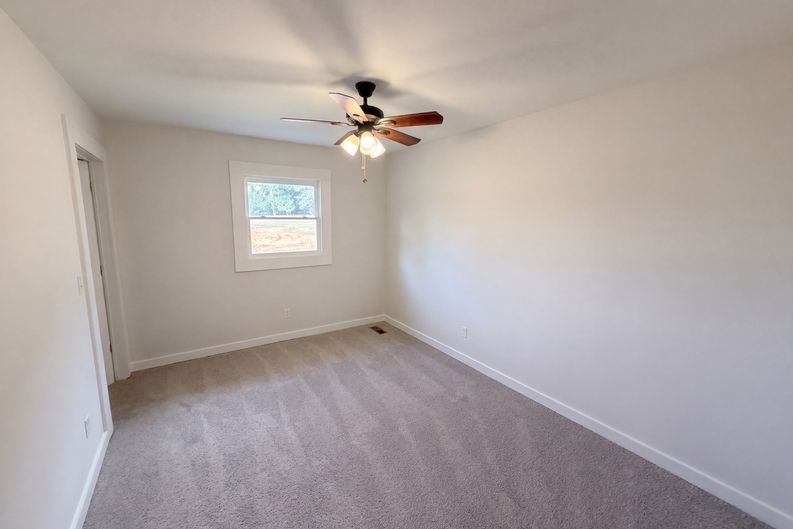 Photo 21 of 41 of 204 Jim Grizzle Rd, Royston, GA